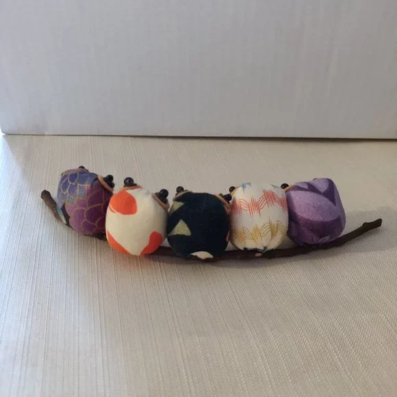 Cute hand-sewing owls on a tree branch decoration - Picture 3 of 4